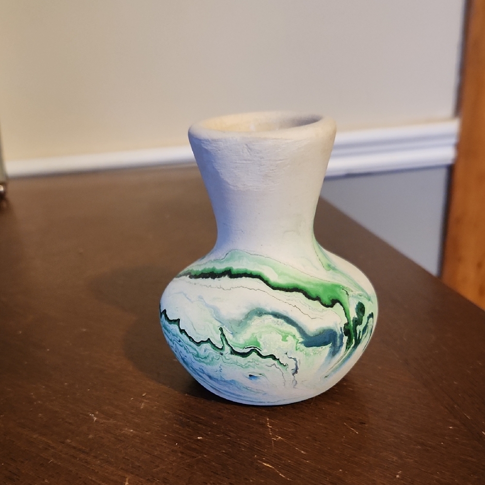 Native American Nemadji Pottery Bud Vase
